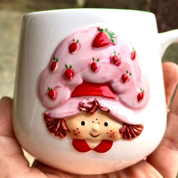 RARE: Vintage Earthenware 3-D Mug - Strawberry Shortcake.