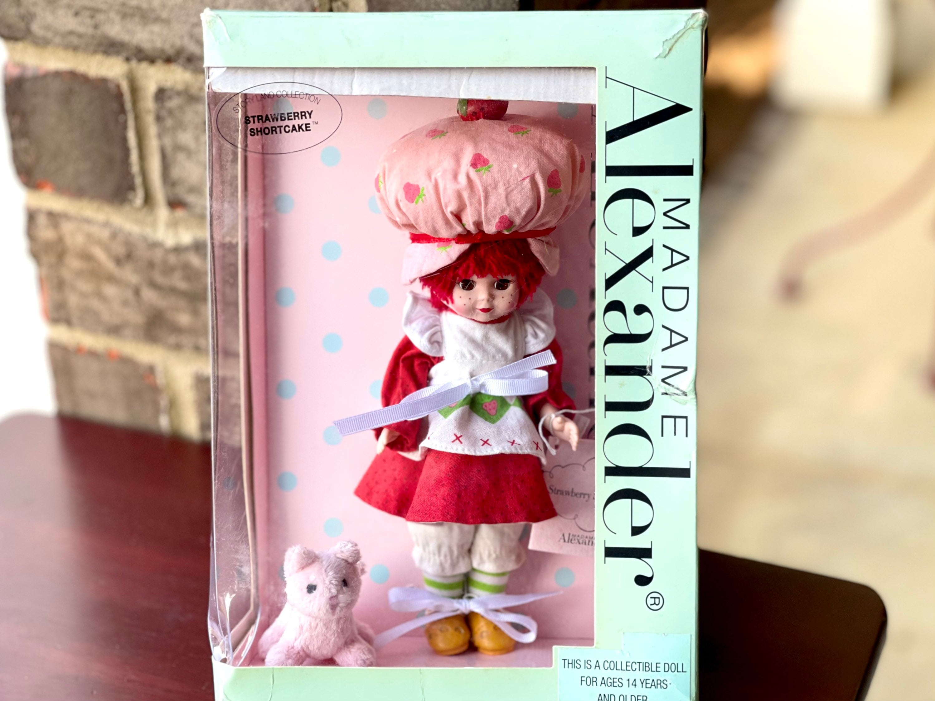 Madame Alexander Strawberry Shortcake 8” Doll & Custard Cat Pet  display picture 1