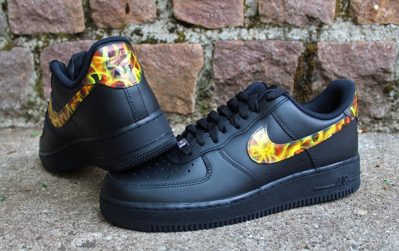 custom airbrush air force ones