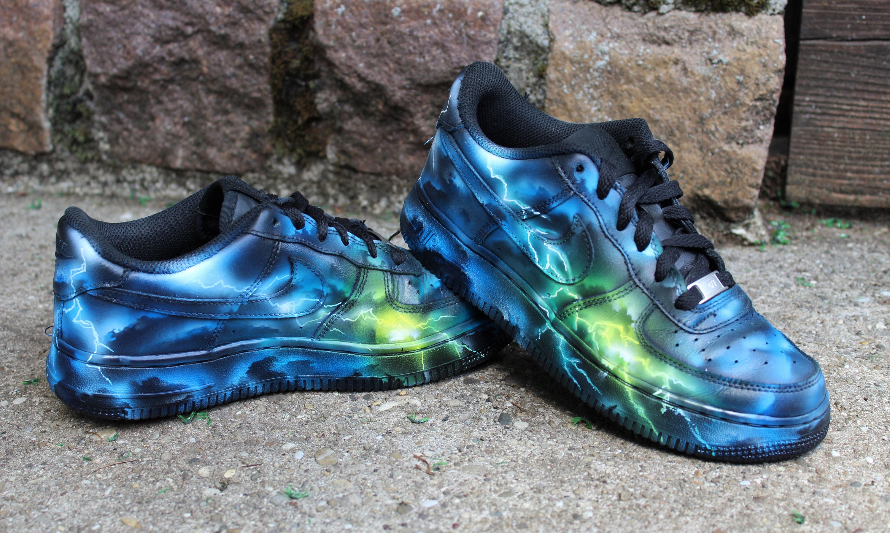 custom airbrush air force ones