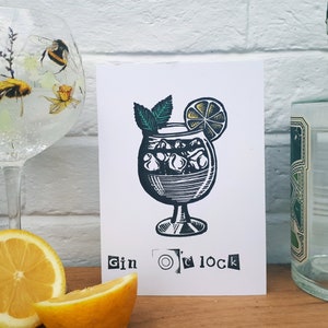 Tarjeta de gin tonic Linocut hecha a mano, tarjeta de día de la madre impresa a mano, linda tarjeta de mamá, tarjeta de cumpleaños de ginebra, tarjeta relacionada con el alcohol, tarjeta para mamá