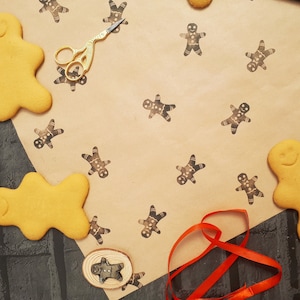 Gingerbread Man Ink Stamp, Unique Christmas Printing Block, Hand Carved Rubber Stamp, DIY Wrapping Paper, Gingerbread Christmas Tree Stamp