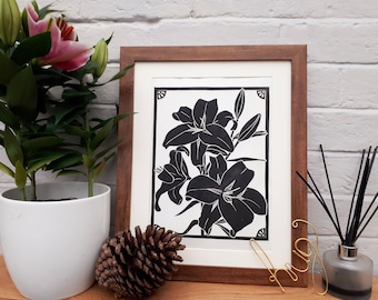Lirios negros Linocut Print, Obra de arte botánica floral original, Regalo de arte de pared impreso a mano para mamá