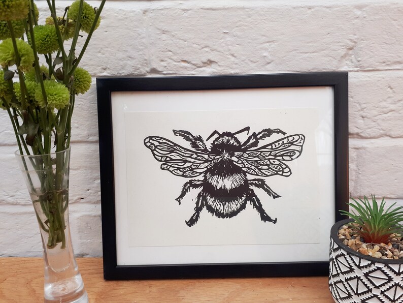 Arte mural de abejorro en linóleo, impresión monocromática, arte original de insectos impreso a mano, obra ecológica, arte de tatuajes, regalo para amantes de los insectos imagen 6