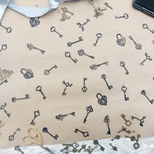 Sellos de tinta para llaves, juego de sellos para cerraduras y llaves, bloque de impresión con forma de llave maestra, sello de goma tallado a mano con forma de llave en forma de corazón, papel de regalo ecológico para hacer uno mismo