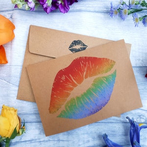 Lápiz labial hecho a mano Mark Kiss Valentines Day Card, Tarjeta Linocut impresa a mano, Tarjeta de San Valentín Gótica, Tarjeta de San Valentín LGBTQ, Tarjeta de novio