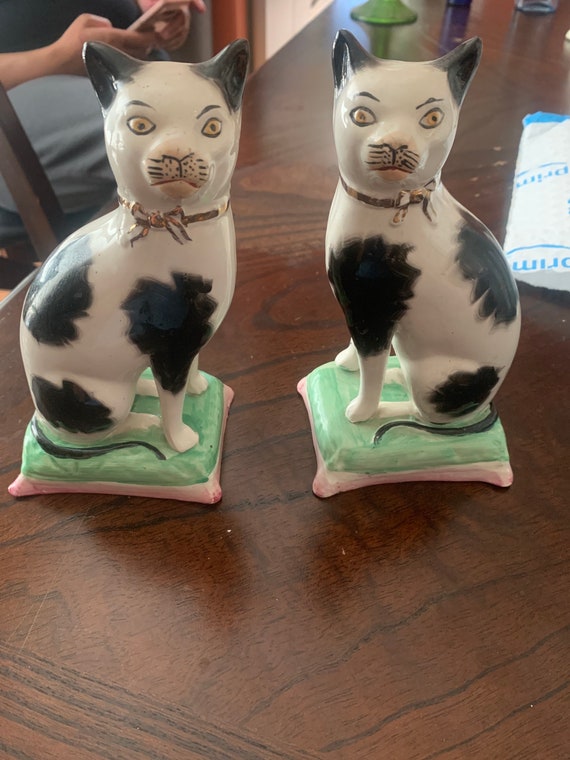 19th Century Antique Staffordshire Cats Pair English Pottery