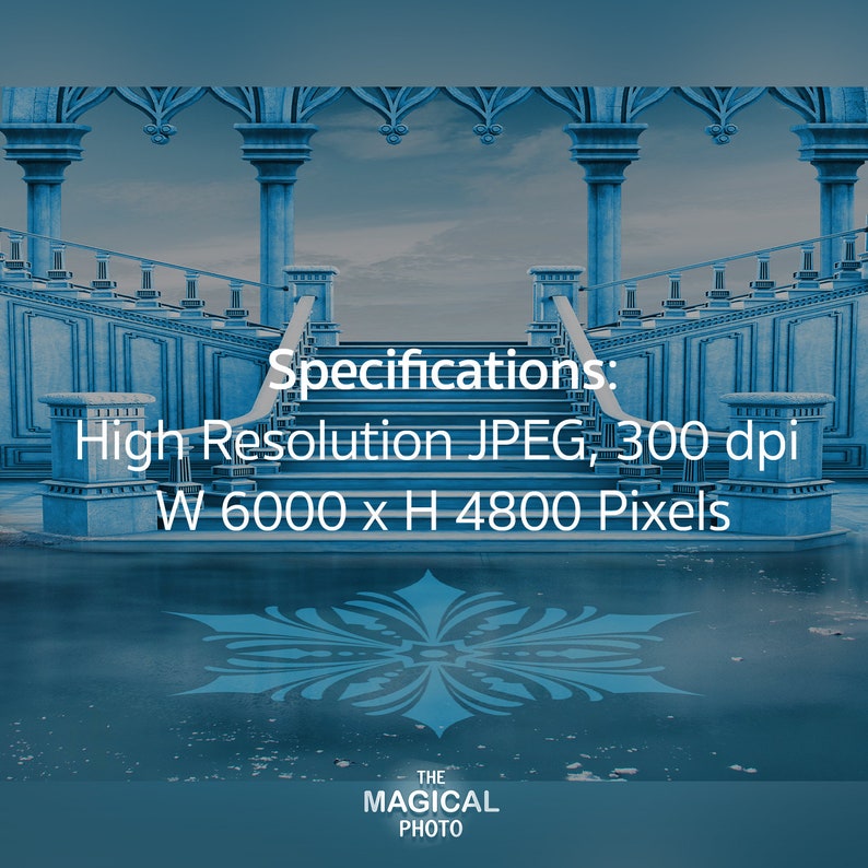 K&ouml;nnte beinhalten: Eine digitale Illustration einer blauen, verzierten Treppe, die zu einem gro&szlig;en, gew&ouml;lbten Tor f&uuml;hrt. Das Bild ist hochaufl&ouml;send, 6000 Pixel breit und 4800 Pixel hoch, und 300 dpi. Der Text "Specifications: High Resolution JPEG, 300 dpi W 6000 x H 4800 Pixels" wird unter der Treppe angezeigt. Der Text "THE MAGICAL PHOTO" wird am unteren Rand des Bildes angezeigt.