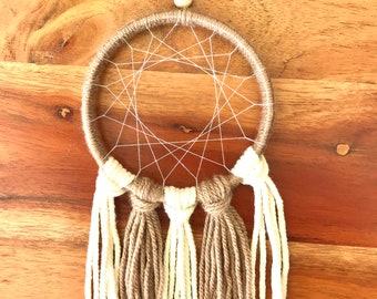 Neutral dreamcatcher