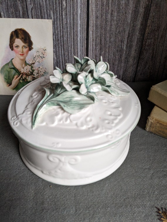 Italian large porcelain trinket box - image 1