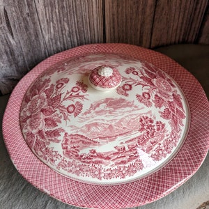 Enoch Wedgwood red transferware covered serving bowl &#39;Lochs of Scotland&#39;