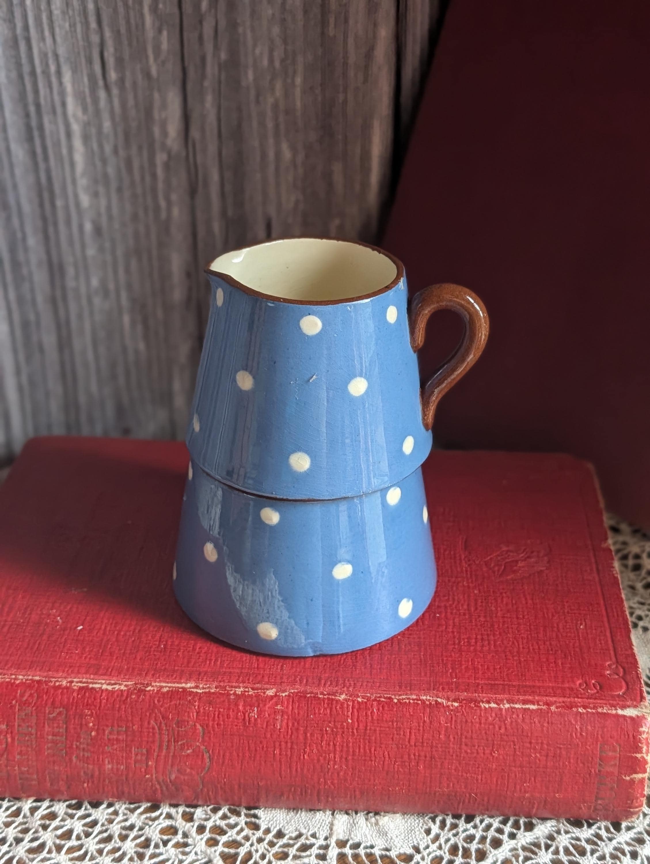 Pot à Lait En Terre Cuite émaillée Dansk Pottery – Motif Villa Blanc – Portugal – 370 Ml