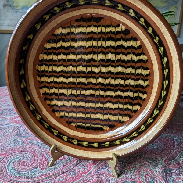 Studio ware Terracotta slip glazed combed pattern pie dish