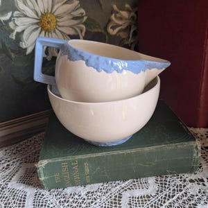 Vintage Johnson Bros open sugar bowl and milk jug/creamer &#39;English Oak&#39;