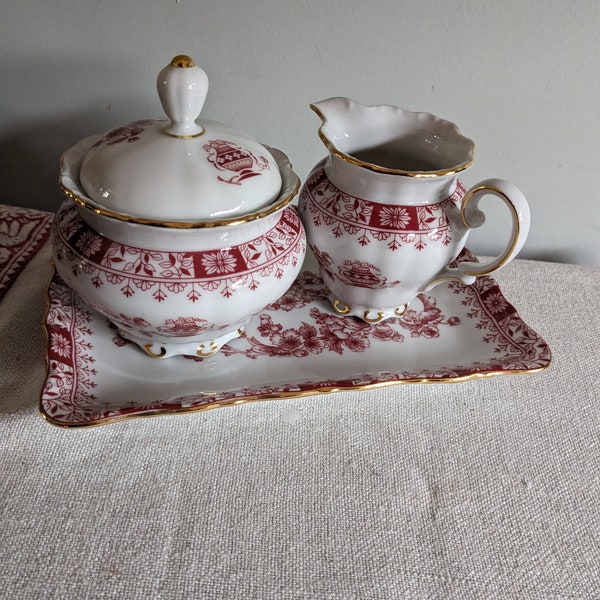 Seltmann Weiden covered sugar bowl and creamer on tray 'Theresia'