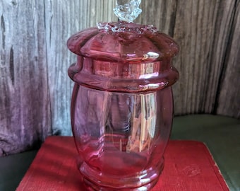 Antikes Cranberry-Glas mit Rigaree und klarem Knauf