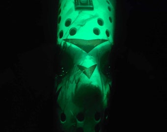 Vaso que brilla en la oscuridad de Jason Voorhees