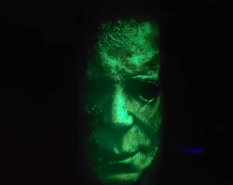 Vaso Michael Myers que brilla en la oscuridad