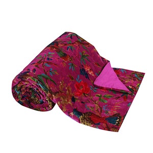 Birds of paradise Magenta 250 GSM Velvet Quilt image 5