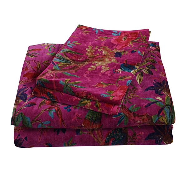 Birds of paradise Magenta 250 GSM Velvet Quilt