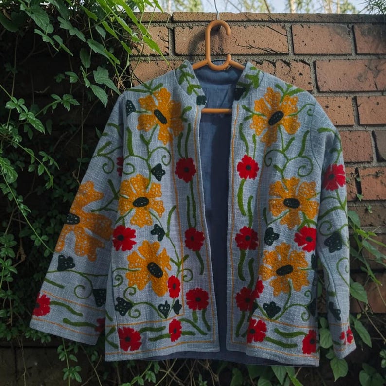 TNT Cotton Suzani Big Flowers Hand Embroidered Jacket Free Size Blue ...