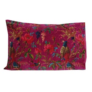 Birds of paradise Magenta 250 GSM Velvet Quilt image 6