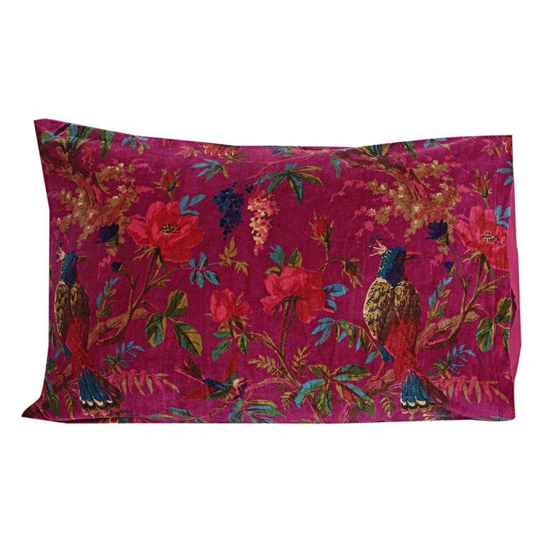 Birds of paradise Magenta 250 GSM Velvet Quilt image 6