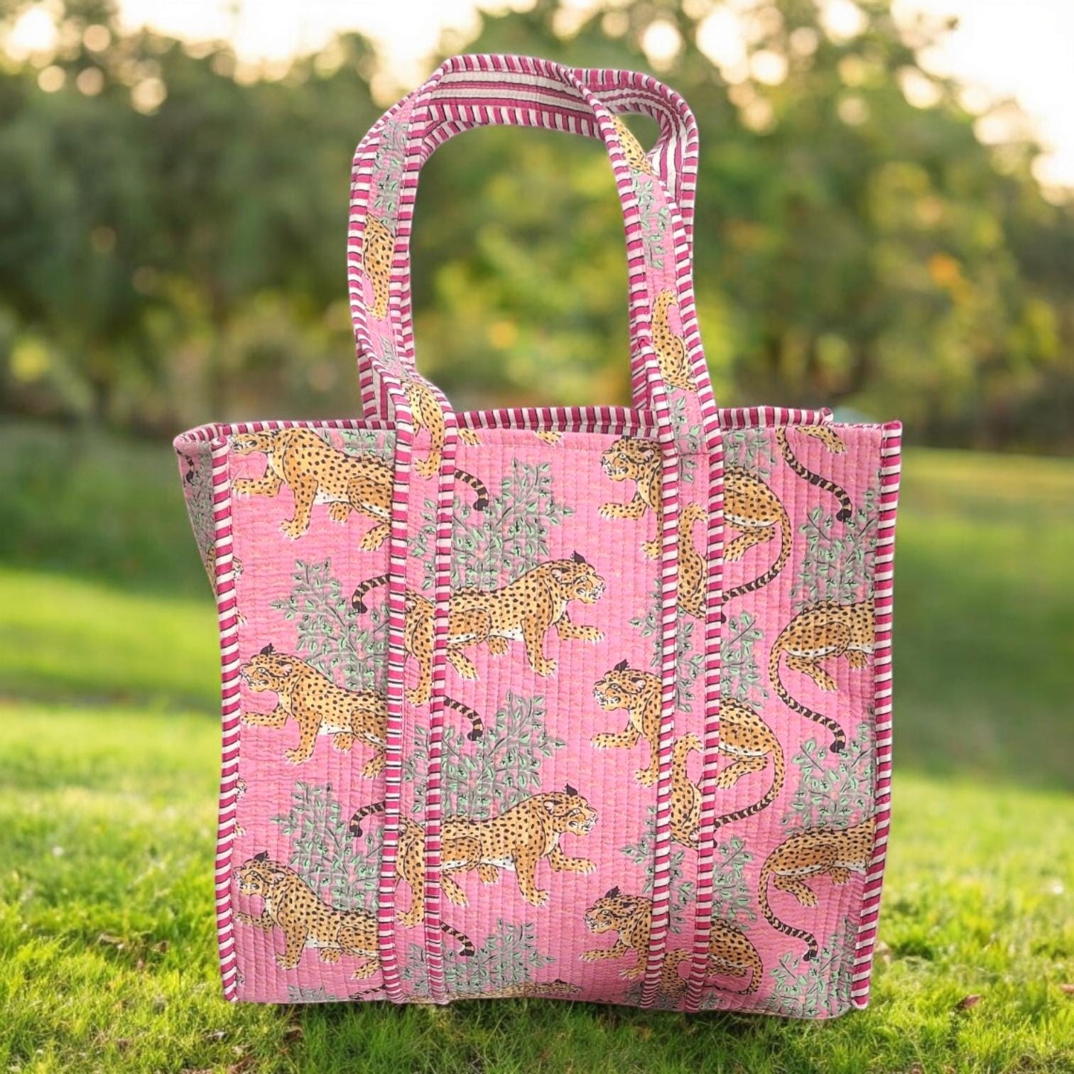 ★TOUT Y EST★ Lettering Quilted Small Flap Tote Bag Pink FA Puffer Tote Bag - Pink – MY MUM MADE IT