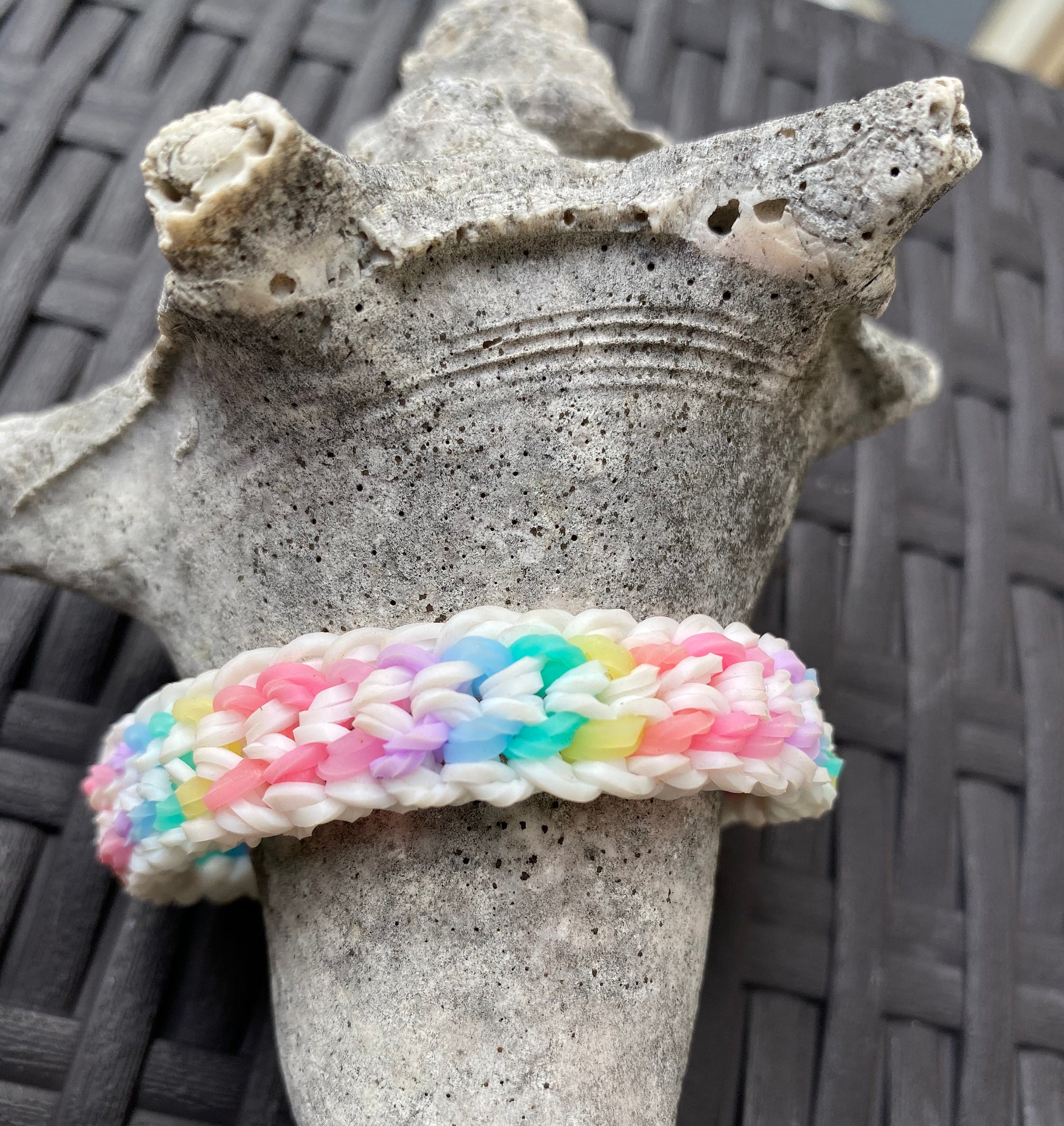 DOUBLE CAPPED DRAGON SCALE Rainbow Loom bracelet Tutorial l JasmineStarler  - Vidéo Dailymotion