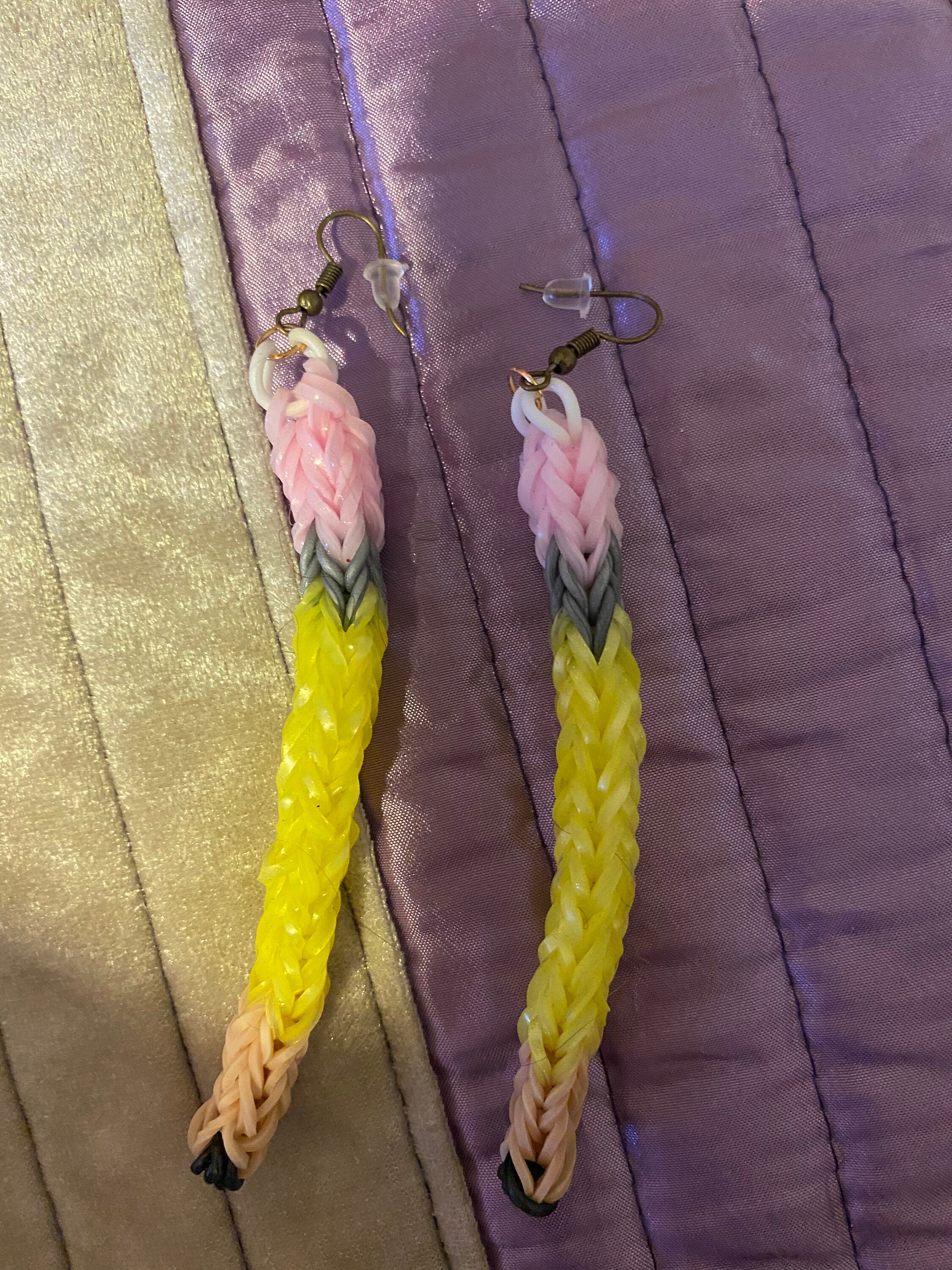 Rainbow loom deals earrings