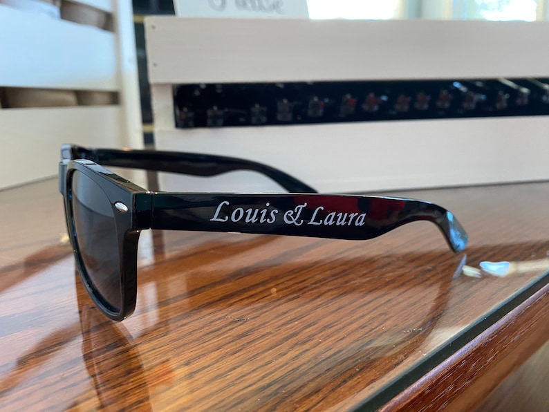 black personalized sunglasses wedding party favors gifts for guests bulk custom sunglasses birthday gifts music concert souvenirs grad gifts class of 2024 school university gifts ball gown sports games travel gifts real estate sunglasses dubai