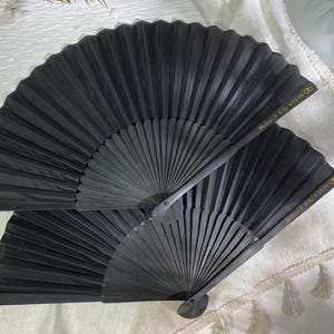 Ventagli a mano personalizzati neri Ventagli pieghevoli personalizzati Ventagli da matrimonio Bomboniere all'ingrosso Ventagli Regali per gli ospiti Ventagli in seta stampati gotici Ventagli vintage in stoffa