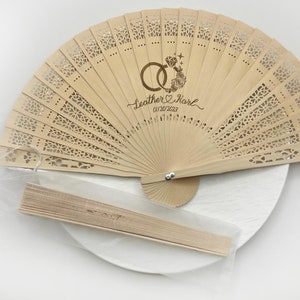 Personalized Custom Fans Organza Bag Pack Wedding Party Favors Gift Guest Bulk Engraved Monogram Sandalwood Fans Quince Baby Shower Hand Fan