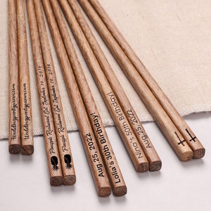 Personalized Engraved Chopsticks in Organza Bag Wedding Party Favor Wenge Wood Chopsticks Custom Name Birthday Newlyweds Housewarming Gifts