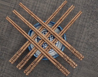 Personalized Custom Engraved Chopsticks Wedding Party Favor Gift for Guests Bamboo/Wenge Wood Chopsticks in Organza Bag Restaurant Sign Logo