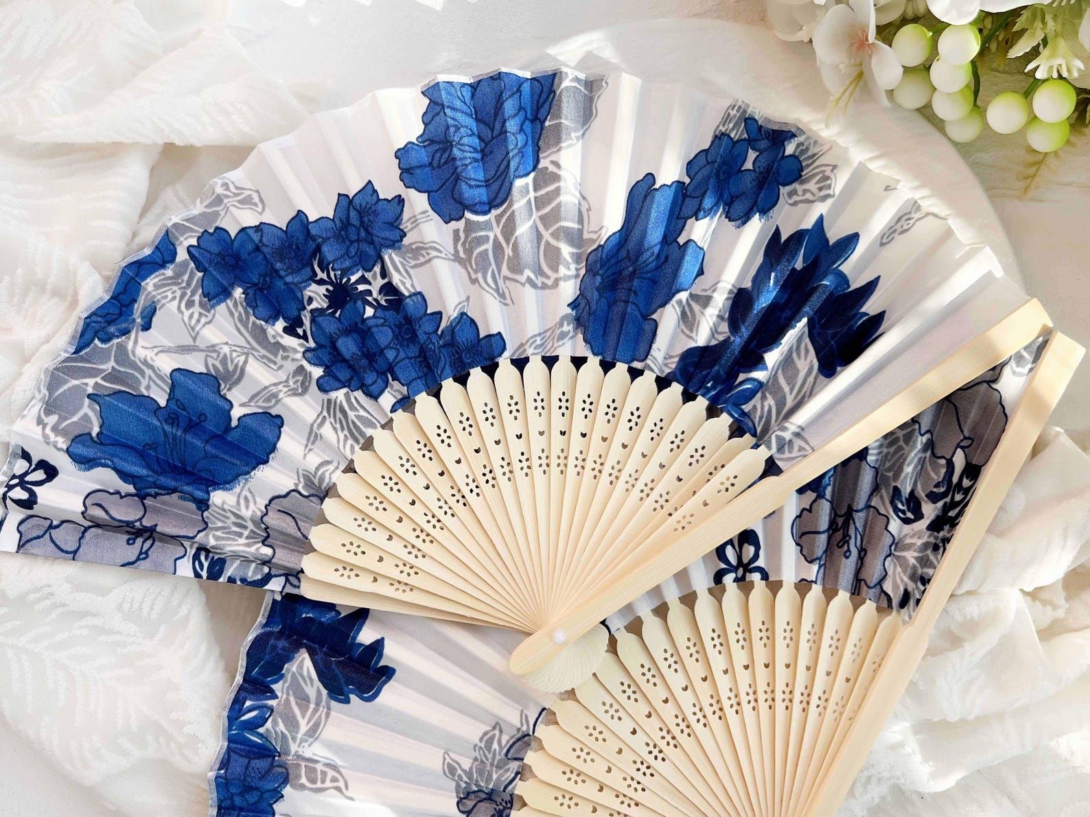 Personalized Fans Custom Floral Fabric Fans Wedding Party Favors Gifts ...