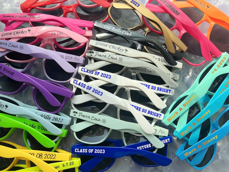 Personalized Wedding Sunglasses Bulk Custom Printed sunglasess Party Favors Gifts for Guests School Graduation Class of 2025 Company Logo Shades Gifts White black glasseses birthday gifts baby shower gifts for guests uv sunglasses royal blue sunglasses travel gifts cancun cruise gifts beach sunglasses ski shades Custom polarized sunglasses Personalized UV protection sunglasses Lunettes de soleil de mariage Personalisierte Sonnenbrillen Hochzeitssonnenbrille baseball hockey football sports gifts