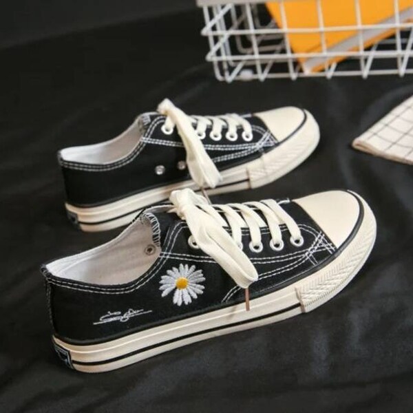 Canvas styled Converse low top trainers vans shoes embroidered daisy flower design