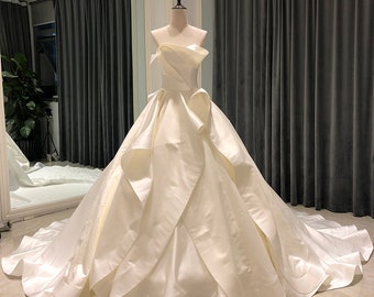 Personalised princess ruffles satin ball gown wedding dress bridal gown