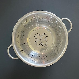 Vintage Metal Colander 8 3/4" x 4 1/2" Medium Size Fruit and Vegetable Strainer on Stand with Metal Handles