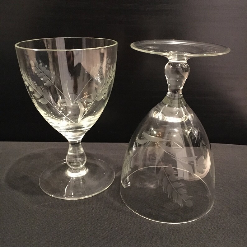 Set of 2 Vintage Etched Glass Water Goblets or Wine Glasses 1960/'s Era Crystal Bar Ware Service for Two or Replacement Set