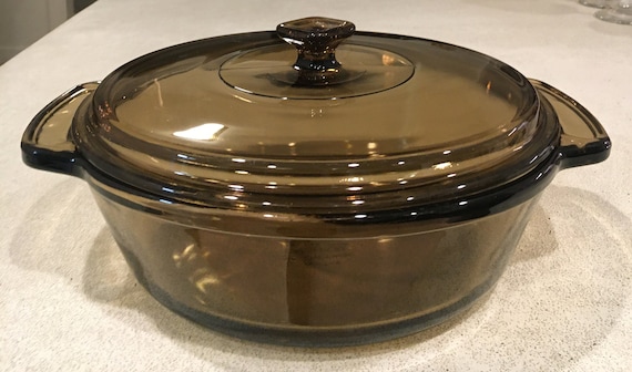 Vintage Amber Anchor Hocking Glass Casserole Dish with Handles and Lid For Baking and Serving 8 3/4" 1.5 Qt Handled Baking Dish Retro Decor