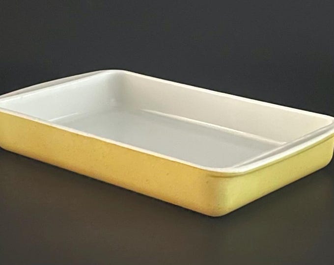 Rectangular Vintage Pyrex Vintage Pyrex Yellow Lasagna, Casserole or Cake Rectangle Milkglass ...