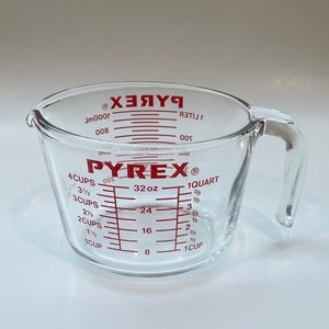 Glass Pyrex 4 Cup 1 Quart 32oz Glass Measuring Cup Red Print Handle & Pour  Spout