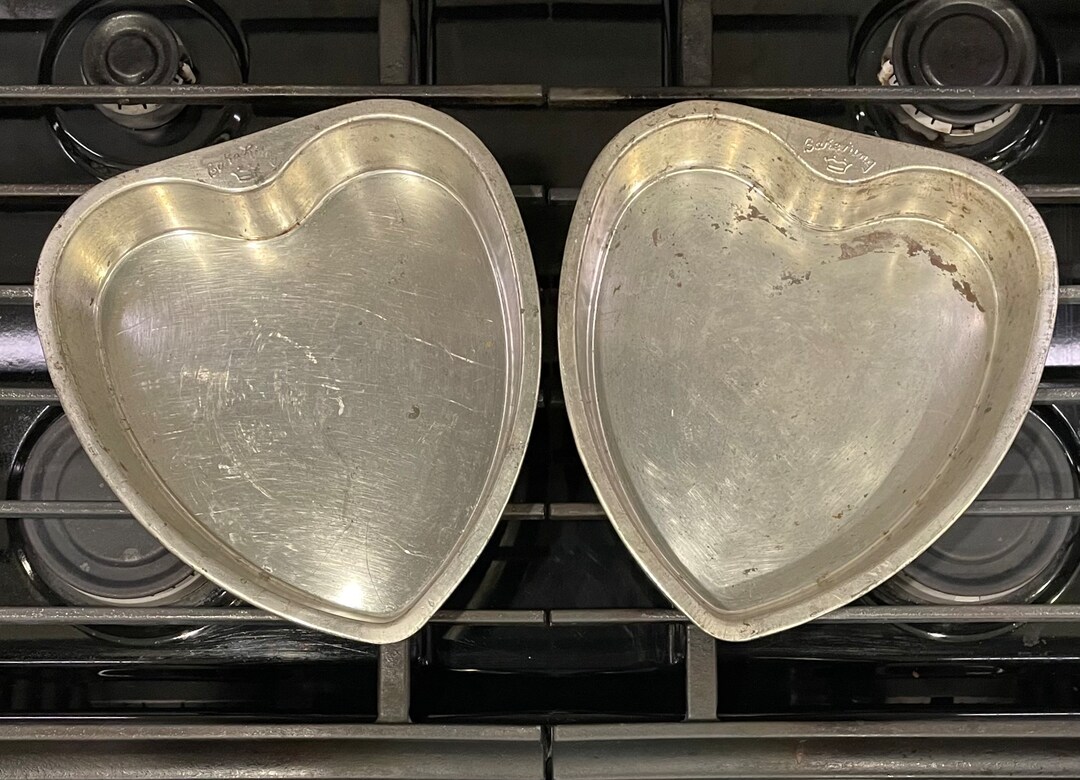 Set of 2 Primitive Bake King Heart Shape Cake Pans Primitive Valentines