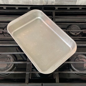 Vintage Nordic Ware Cake Baking Pan 9&quot; x 13&quot; x 2 3/8&quot; deep - Rosie Allen Rectangle Birthday Cake Pan