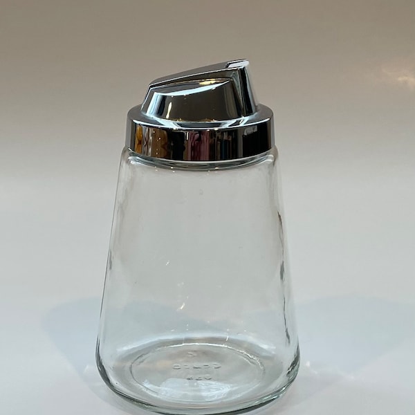 Vintage Sugar Shaker / Sugar Dispenser Made By Federal Housewares Chicago Il USA Retro Clear Glass Kitchen Sugar Dispenser Made in the USA