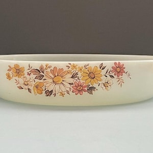 Vintage Anchor Hocking Cake Baking Dish Daisy Print with Curved Handles 9&quot; x 2&quot; Round Milk Glass Cake Pan Made in the USA by Anchor Hocking
