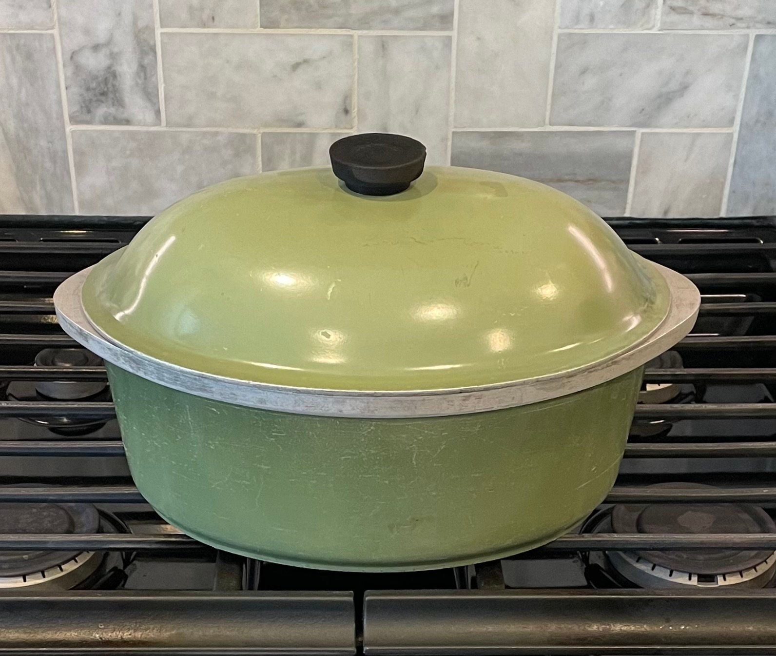 Vintage Club Cookware 6 Piece Set of Pots and Dutch Oven Yellow, Cast  Aluminum