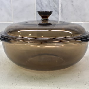 1.5 Quart Vintage Pyrex Amber Brown Glass Casserole Baking Dish and lid 1.5 Liter 023-N